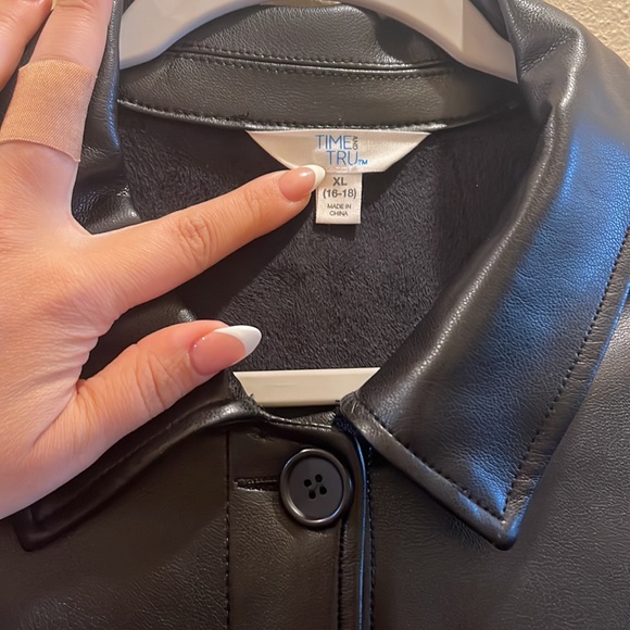 NWOT🖤Faux Leather Button Down Shacket🖤 - Picture 4 of 5